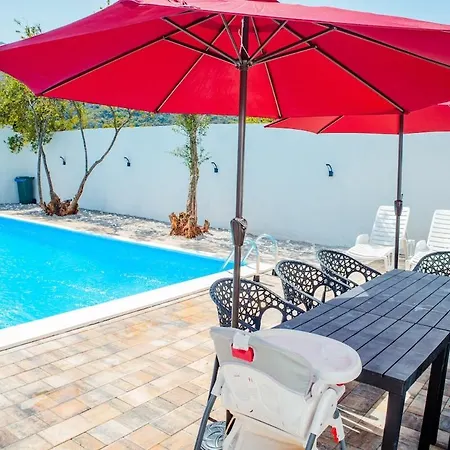 Villa Plava Swiming Pool With House