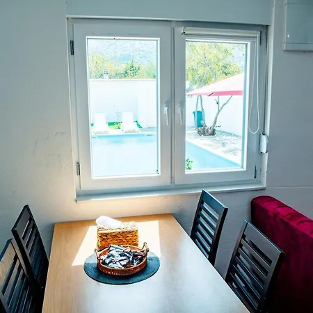 Plava Swiming Pool With House Villa Mostar