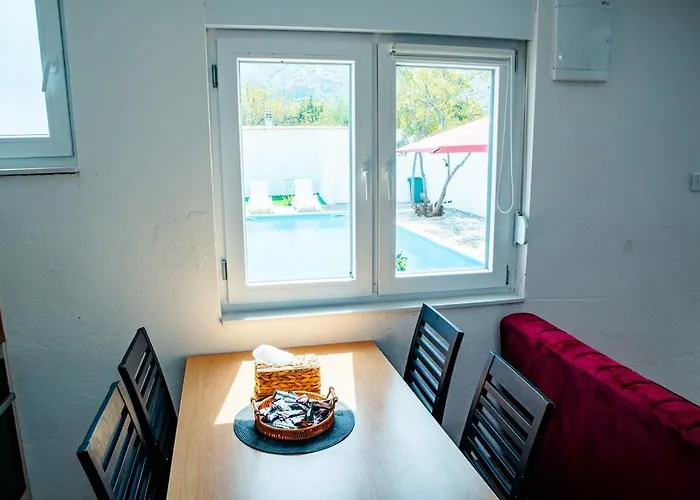 Plava Swiming Pool With House Villa Mostar