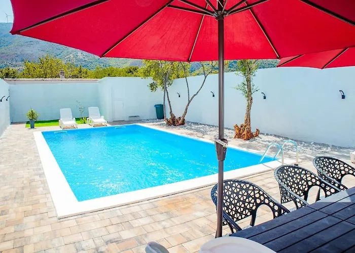 Plava Swiming Pool With House Villa *